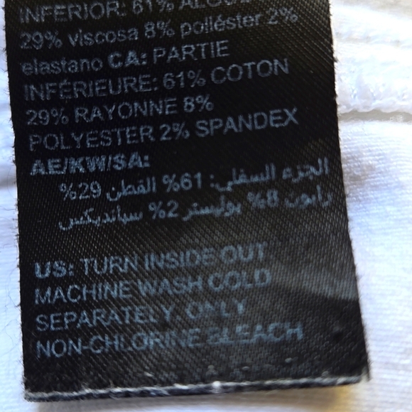 Chico's Size 2 Straight Leg White Denim Jeans Capris 4-pocket Women size 12 (M) - Picture 15 of 16